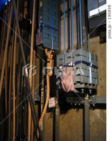 舞台裏 舞台装置 ロープ 仕掛けの写真素材