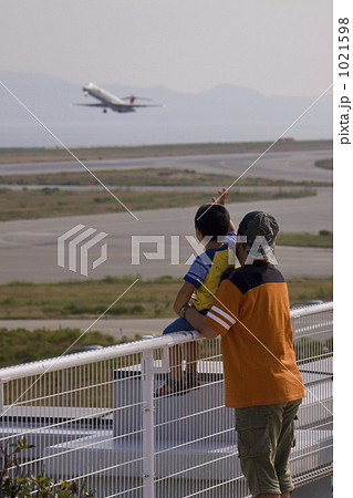 関西国際空港 見送り 飛行機の写真素材