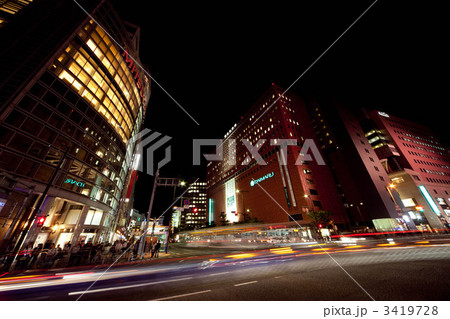 渡辺通 ネオン街 夜 天神の写真素材