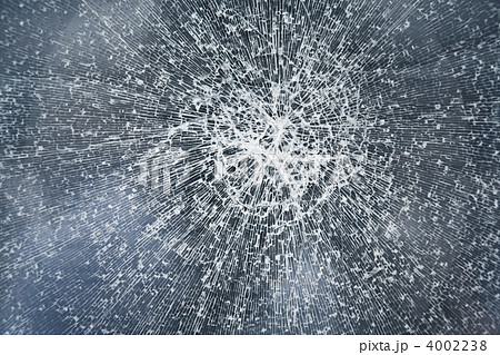 ガラス ひび 破損 ヒビ テクスチャー コップの写真素材