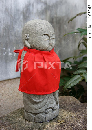 石仏 よだれかけ 地蔵 お地蔵さんの写真素材 - PIXTA