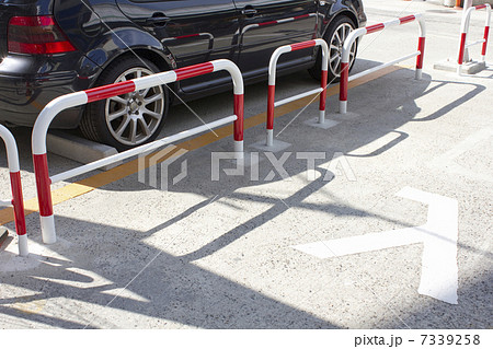 パーキング 駐車場 柵 平面の写真素材