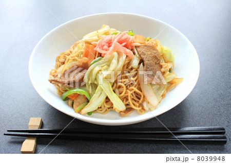 やきそば おいしそう 一人前 麺料理の写真素材