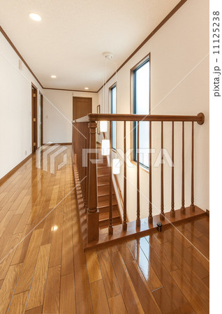 洋館 屋敷 お屋敷 窓の写真素材