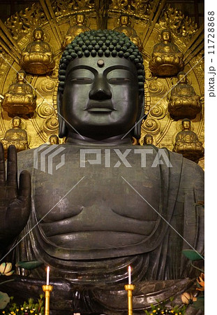 奈良の大仏 正面 奈良県 東大寺の写真素材