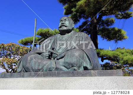 銅像 武田信玄 甲州市 武田信玄像の写真素材