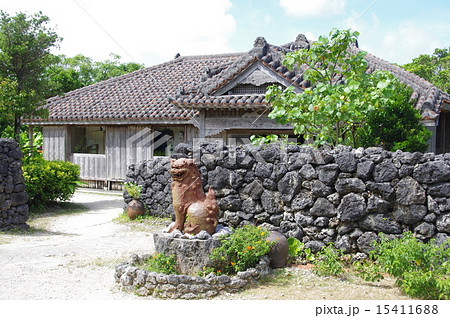 沖縄 風景画 絵画 油絵 赤瓦 識名園 那覇 王家 別邸 古民家