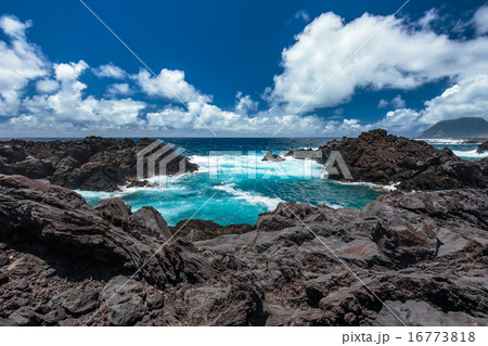 八丈ブルー 南原千畳敷 八丈島 亜熱帯の写真素材