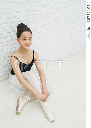 バレエ バレリーナ 履く トゥシューズの写真素材