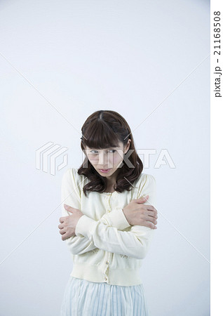 恐れおののく