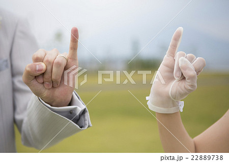 指切り 手 小指 約束の写真素材