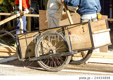 荷車 リヤカー リアカー 荷台の写真素材 - PIXTA