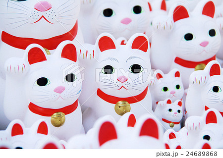 猫除け ネコ 魔除け 置物の写真素材 - PIXTA