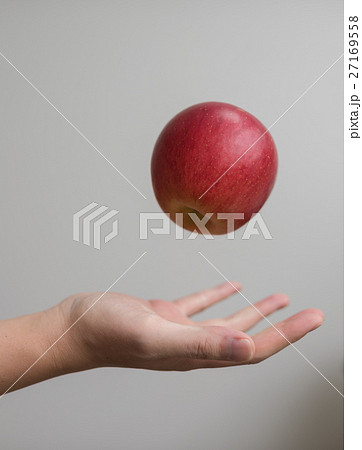 投げる 手の写真素材
