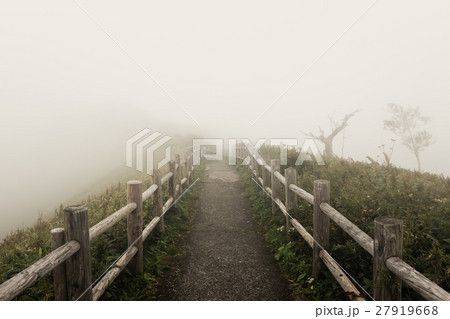 霧 濃霧 霧雨 靄の写真素材 - PIXTA