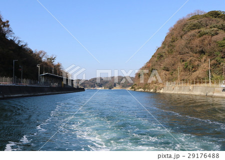 水路 吾妻島 横須賀 島の写真素材