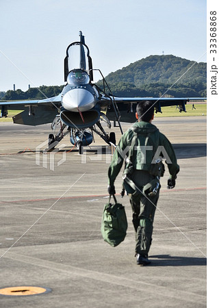 戦闘機 パイロット 男性 人物の写真素材