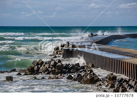 防波堤 海 内灘海岸 嵐の写真素材