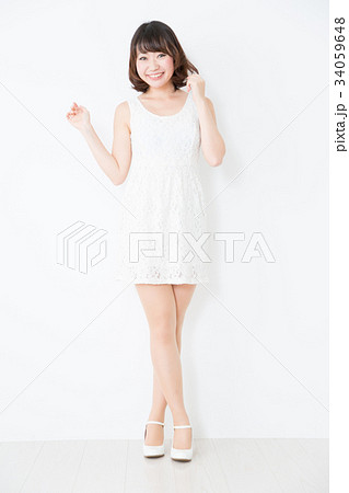 ポーズ 全身 可愛い アイドルの写真素材