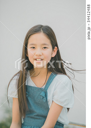子役 女の子の写真素材