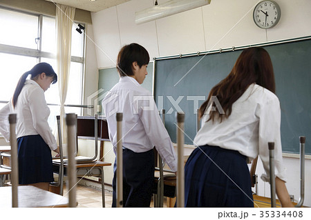 中学生 ジャージ 女子 女子中学生の写真素材