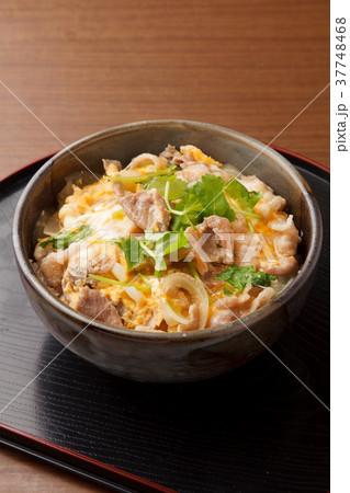 他人丼 開花丼 ご飯 丼物の写真素材