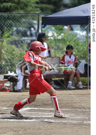 ソフトボール 中学生 少女ソフトボール 中学ソフトボールの写真素材