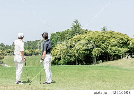 男性 ゴルフ 人物 後姿の写真素材