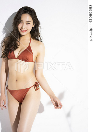 女性 日本人 モデル ビキニの写真素材