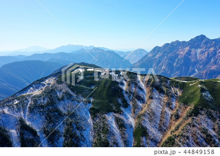 御嶽山 雪山 山 空撮の写真素材