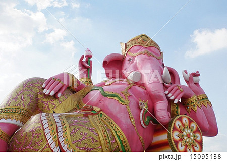 ワット・サマーン・ラッタナーラーム ピンクガネーシャ ピンクの