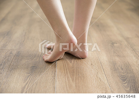 Nude Feet Selfies