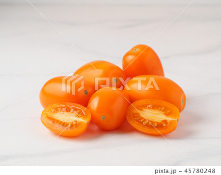 野菜 オレンジ色 食材 食べ物の写真素材