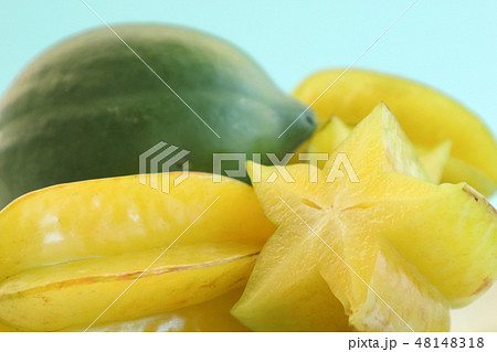 星型の断面 果物の写真素材