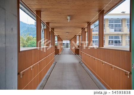学校の渡り廊下の写真素材