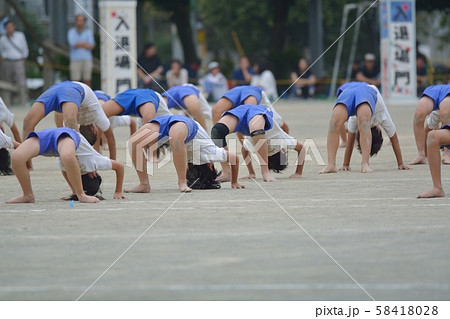 運動会 小学生 花笠音頭 踊りの写真素材