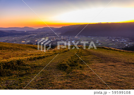 大観峰 夕景 夕方 夕暮れの写真素材 - PIXTA