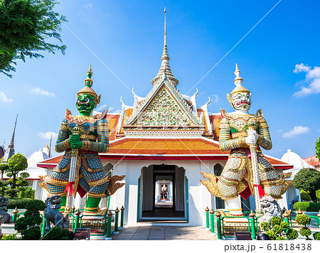 タイの寺院 守護神の写真素材