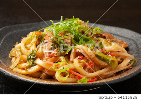 焼うどん 焼きうどん 青のり 青海苔の写真素材