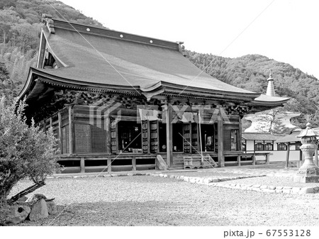寺 仏教 モノクロ 白黒の写真素材