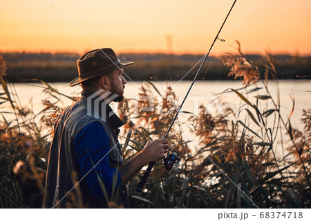 The First Joint Fishing of Adult Father and Teen Son in Warm