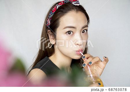 バンダナ 女子の写真素材