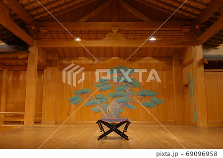 能舞台 老松の写真素材 - PIXTA