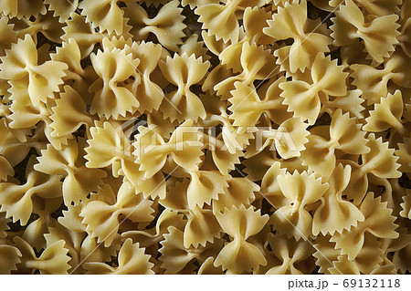 リボン型マカロニ リボンの写真素材