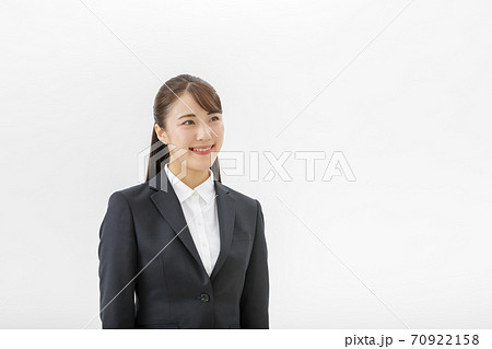 新入社員 スーツ 女性の写真素材