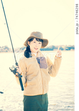 釣りガールの写真素材