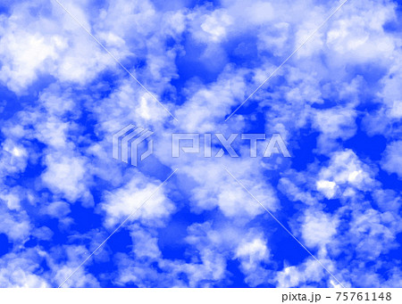 雲背景 青空と雲 のイラスト素材