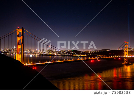 ゴールデンゲートブリッジ 夜景 橋 夜の写真素材 - PIXTA