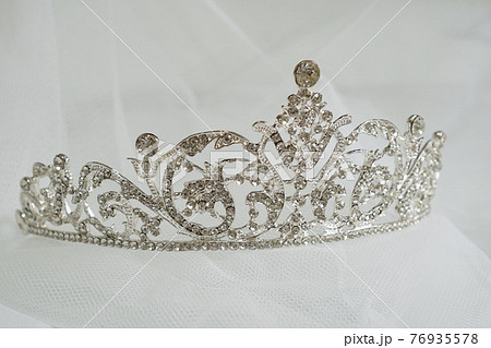 ティアラ お姫様 冠 王冠の写真素材