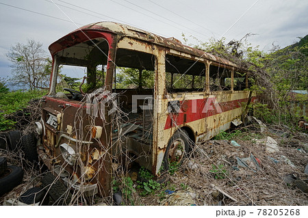 廃車バスの写真素材